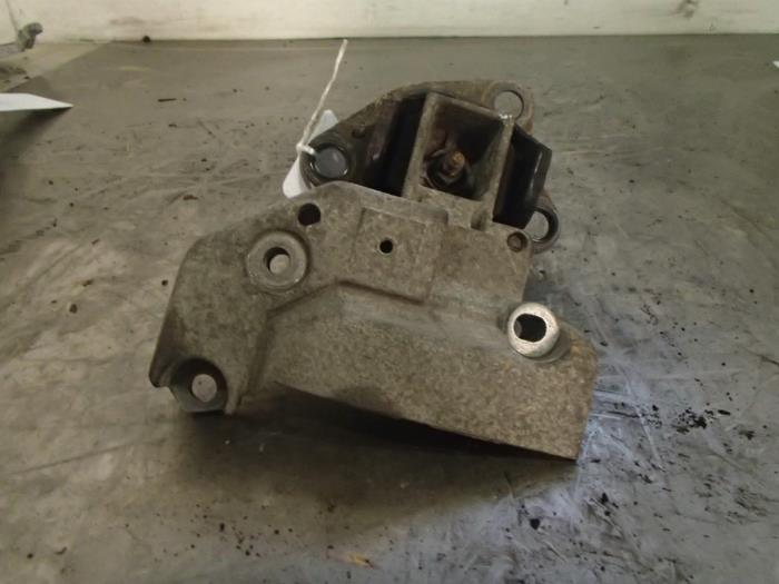 Gebruikte Motorsteun Renault Megane (BA) 1.4 16V Prijs € 25,00 Margeregeling aangeboden door Autosloopbedrijf Jan Pronk B.V.