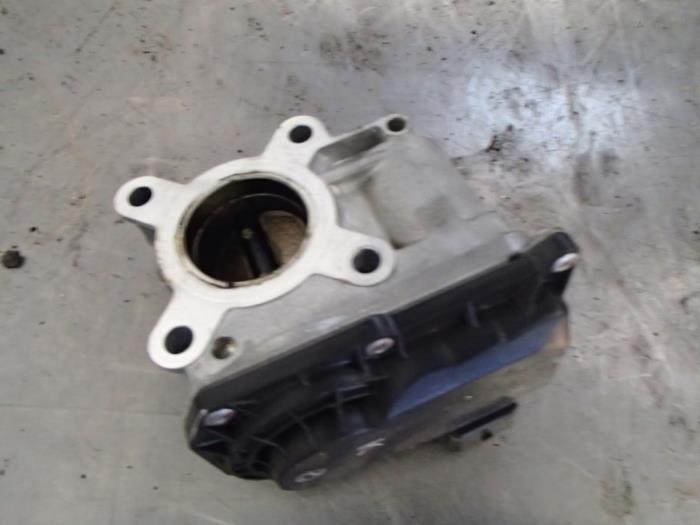 Gebruikte Gasklephuis Renault Clio III (BR/CR) 1.2 16V TCe 100 Prijs € 90,00 Margeregeling aangeboden door Autosloopbedrijf Jan Pronk B.V.