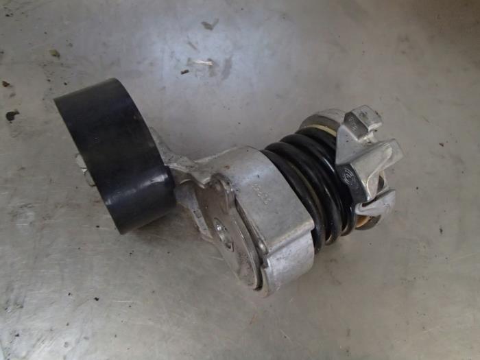 Gebruikte Spanrol Multiriem Seat Ibiza III (6L1) 1.2 12V Prijs € 30,00 Margeregeling aangeboden door Autosloopbedrijf Jan Pronk B.V.
