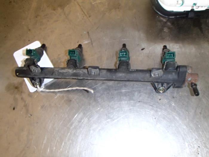 Gebruikte Injector brug Kia Rio (DC22/24) 1.3 Prijs € 50,00 Margeregeling aangeboden door Autosloopbedrijf Jan Pronk B.V.