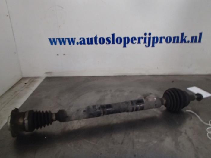 Gebruikte Steekas rechts-voor Volkswagen Golf IV (1J1) 2.3 V5 GTI Prijs € 50,00 Margeregeling aangeboden door Autosloopbedrijf Jan Pronk B.V.