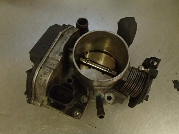 Gebruikte Gasklephuis Audi A4 (B5) 1.8 20V Prijs € 50,00 Margeregeling aangeboden door Autosloopbedrijf Jan Pronk B.V.