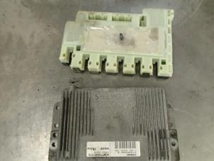 Gebruikte Computer Motormanagement Renault Clio II (BB/CB) 1.6 Autom. Prijs € 100,00 Margeregeling aangeboden door Autosloopbedrijf Jan Pronk B.V.