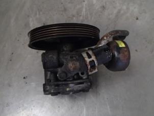 Gebruikte Stuurpomp Mitsubishi Space Wagon (N8/N9) 2.4 16V GDI GLX Prijs € 50,00 Margeregeling aangeboden door Autosloopbedrijf Jan Pronk B.V.