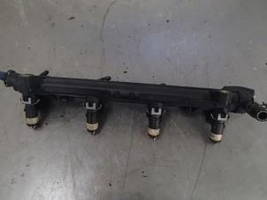 Gebruikte Common rail (Injectie) Skoda Fabia (6Y5) 1.4i 16V Prijs € 50,00 Margeregeling aangeboden door Autosloopbedrijf Jan Pronk B.V.