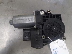 Gebruikte Motor electrisch raam Audi A4 Avant (B5) 1.8 20V Prijs € 30,00 Margeregeling aangeboden door Autosloopbedrijf Jan Pronk B.V.