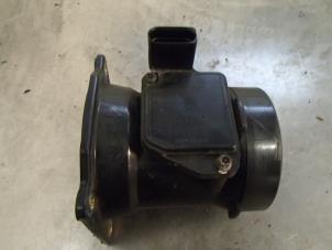 Gebruikte Luchtmassameter Volkswagen Passat 4Motion (3B3) 2.8 V6 30V Prijs € 40,00 Margeregeling aangeboden door Autosloopbedrijf Jan Pronk B.V.