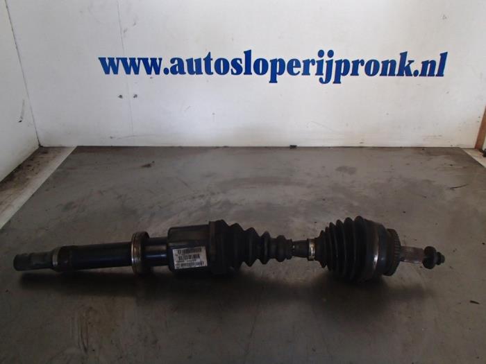 Gebruikte Aandrijfas rechts-voor Volvo S80 (TR/TS) 2.9 SE 24V Prijs € 60,00 Margeregeling aangeboden door Autosloopbedrijf Jan Pronk B.V.