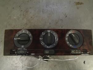 Gebruikte Kachel Bedieningspaneel Volvo V40 (VW) 2.0 16V T Prijs € 60,00 Margeregeling aangeboden door Autosloopbedrijf Jan Pronk B.V.