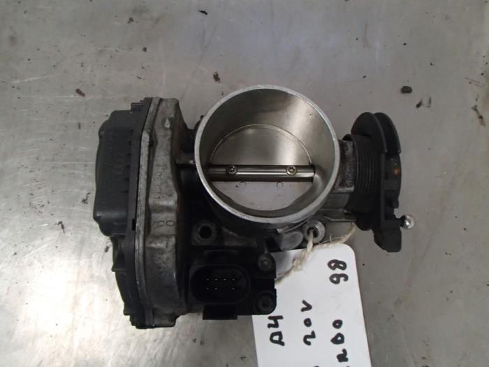 Gebruikte Gasklephuis Audi A4 Avant (B5) 1.8 20V Turbo Prijs € 50,00 Margeregeling aangeboden door Autosloopbedrijf Jan Pronk B.V.