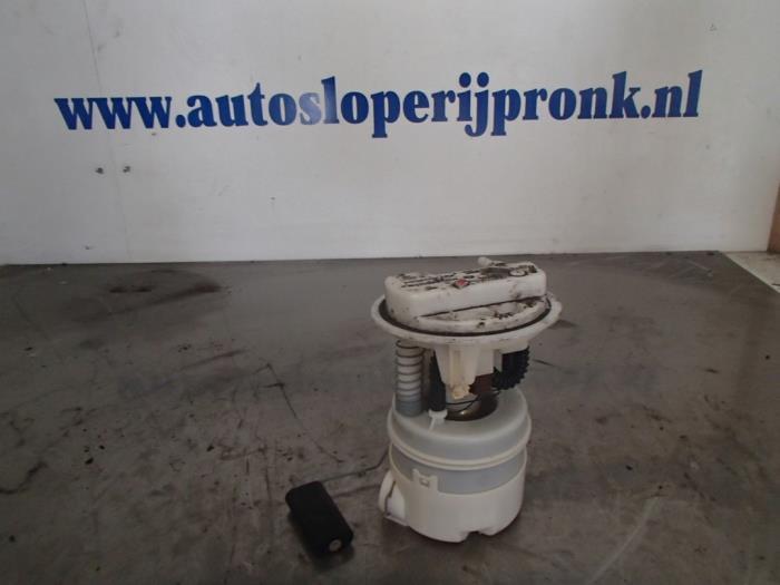 Gebruikte Tank element Pomp Renault Twingo (C06) 1.2 16V Prijs € 50,00 Margeregeling aangeboden door Autosloopbedrijf Jan Pronk B.V.