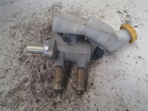 Gebruikte Hoofdremcilinder Mazda 2 (NB/NC/ND/NE) 1.4 CiTD Prijs € 30,00 Margeregeling aangeboden door Autosloopbedrijf Jan Pronk B.V.