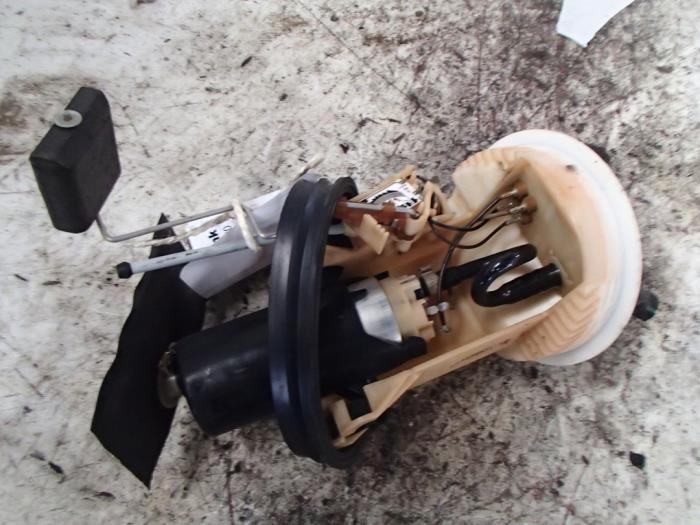 Gebruikte Tank element Pomp BMW 3 serie (E36/4) 316i Prijs € 50,00 Margeregeling aangeboden door Autosloopbedrijf Jan Pronk B.V.