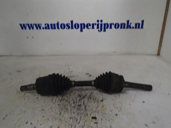 Gebruikte Aandrijfas links-voor Hyundai Terracan 2.9 CRDi 16V Prijs € 75,00 Margeregeling aangeboden door Autosloopbedrijf Jan Pronk B.V.