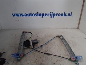 Gebruikte Ruitmechaniek 2Deurs rechts-voor Citroen C2 (JM) 1.1 Prijs € 50,00 Margeregeling aangeboden door Autosloopbedrijf Jan Pronk B.V.