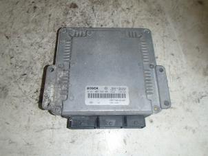 Gebruikte Computer Motormanagement Renault Espace (JE) 2.2 dCi 130 Grand Espace Prijs € 100,00 Margeregeling aangeboden door Autosloopbedrijf Jan Pronk B.V.