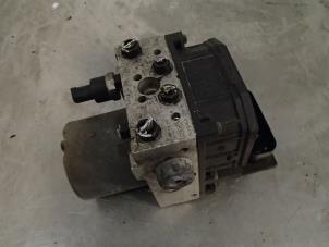 Gebruikte ABS Pomp Volkswagen Passat 4Motion (3B3) 2.8 V6 30V Prijs € 100,00 Margeregeling aangeboden door Autosloopbedrijf Jan Pronk B.V.