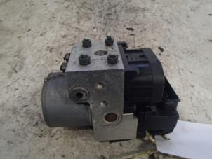 Gebruikte ABS Pomp Renault Scénic I (JA) 1.6 16V Prijs € 75,00 Margeregeling aangeboden door Autosloopbedrijf Jan Pronk B.V.