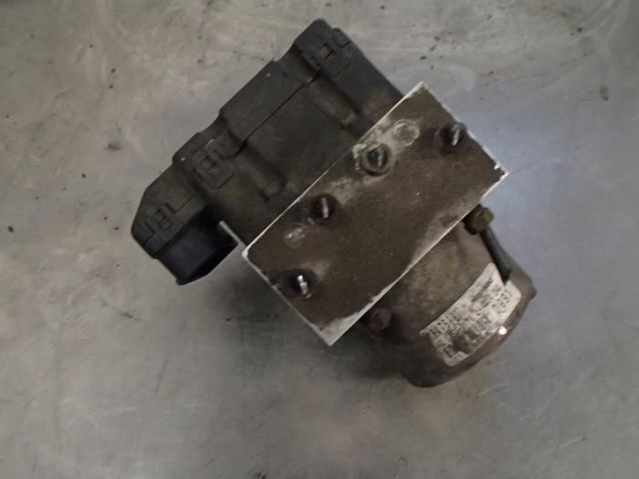 Gebruikte ABS Pomp Mitsubishi Space Wagon (N8/N9) 2.4 16V GDI GLX Prijs € 100,00 Margeregeling aangeboden door Autosloopbedrijf Jan Pronk B.V.