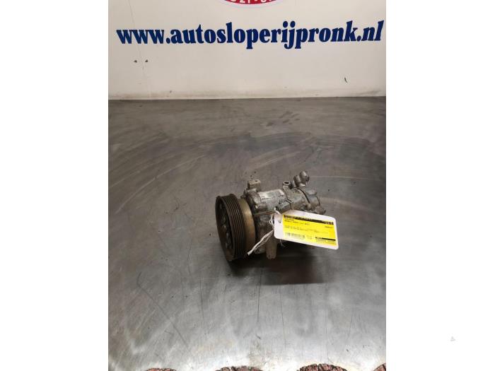 Gebruikte Pomp Airco Renault Modus/Grand Modus (JP) 1.6 16V Prijs € 77,00 Margeregeling aangeboden door Autosloopbedrijf Jan Pronk B.V.