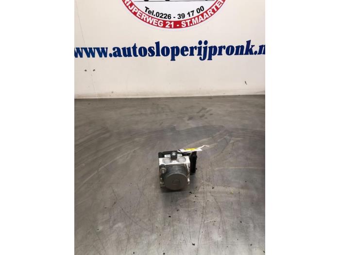 Gebruikte ABS Pomp Renault Modus/Grand Modus (JP) 1.6 16V Prijs € 30,00 Margeregeling aangeboden door Autosloopbedrijf Jan Pronk B.V.