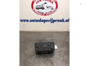 Gebruikte Chaufage Bedieningspaneel Volvo S80 (TR/TS) 2.4 SE 20V 170 Prijs € 30,00 Margeregeling aangeboden door Autosloopbedrijf Jan Pronk B.V.