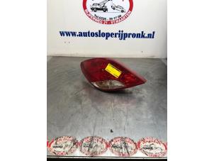 Gebruikte Achterlicht links Peugeot 207/207+ (WA/WC/WM) 1.4 Prijs € 35,00 Margeregeling aangeboden door Autosloopbedrijf Jan Pronk B.V.