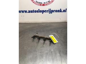 Gebruikte Injector brug Opel Corsa D 1.4 16V Twinport Prijs € 40,00 Margeregeling aangeboden door Autosloopbedrijf Jan Pronk B.V.