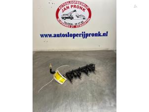 Gebruikte Injector brug Peugeot 308 (4A/C) 1.6 VTI 16V Prijs € 80,00 Margeregeling aangeboden door Autosloopbedrijf Jan Pronk B.V.