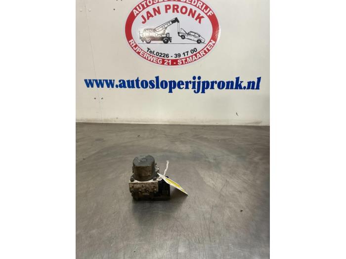 Gebruikte ABS Pomp Opel Movano 2.3 CDTi 16V FWD Prijs € 100,00 Margeregeling aangeboden door Autosloopbedrijf Jan Pronk B.V.