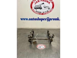 Gebruikte Injector brug Audi A8 (D3) 3.7 V8 40V Quattro Prijs € 100,00 Margeregeling aangeboden door Autosloopbedrijf Jan Pronk B.V.