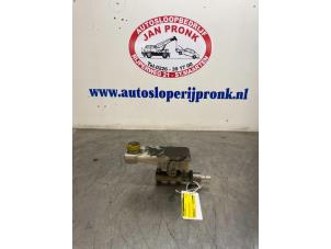 Gebruikte Hoofdremcilinder Citroen Jumper (U5/ZB) 2.0 HDi Prijs € 25,00 Margeregeling aangeboden door Autosloopbedrijf Jan Pronk B.V.