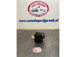 Gebruikte Aanjager Volkswagen Touran (1T1/T2) 2.0 TDI 16V 140 Prijs € 30,00 Margeregeling aangeboden door Autosloopbedrijf Jan Pronk B.V.