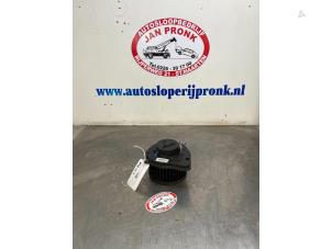 Gebruikte Aanjager Volvo V70 (GW/LW/LZ) 2.5 10V Prijs € 40,00 Margeregeling aangeboden door Autosloopbedrijf Jan Pronk B.V.
