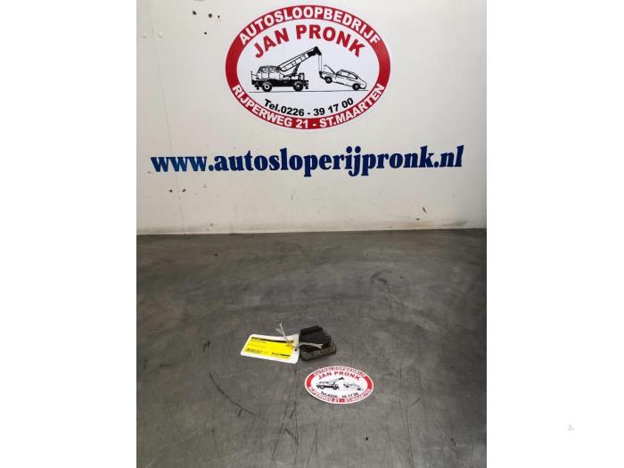 Gebruikte Ontstekingsmodule Volkswagen Golf I Cabrio (155) 1.8 i Kat. Prijs € 25,00 Margeregeling aangeboden door Autosloopbedrijf Jan Pronk B.V.