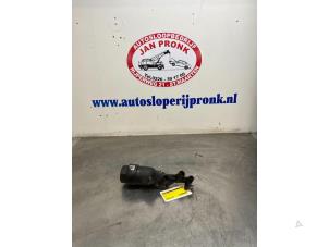 Gebruikte Oliefilterhuis Mercedes Sprinter 5t (906.15/906.25) 513 CDI 16V Prijs € 25,00 Margeregeling aangeboden door Autosloopbedrijf Jan Pronk B.V.