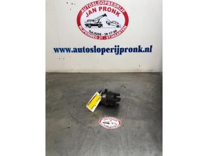 Gebruikte Ontsteking (compleet) Opel Corsa B (73/78/79) 1.4i Swing,Joy,Sport,GLS Prijs € 25,00 Margeregeling aangeboden door Autosloopbedrijf Jan Pronk B.V.