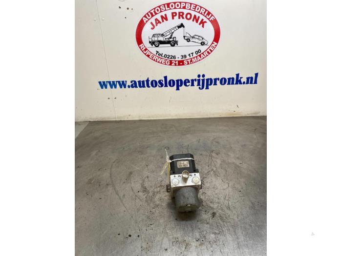 Gebruikte ABS Pomp Jaguar X-type Estate 3.0 V6 24V Prijs € 65,00 Margeregeling aangeboden door Autosloopbedrijf Jan Pronk B.V.