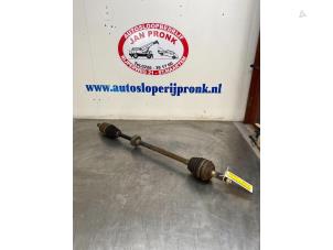 Gebruikte Cardanas links-voor (VWA) Honda Civic (EP/EU) 1.6 16V VTEC Prijs € 50,00 Margeregeling aangeboden door Autosloopbedrijf Jan Pronk B.V.