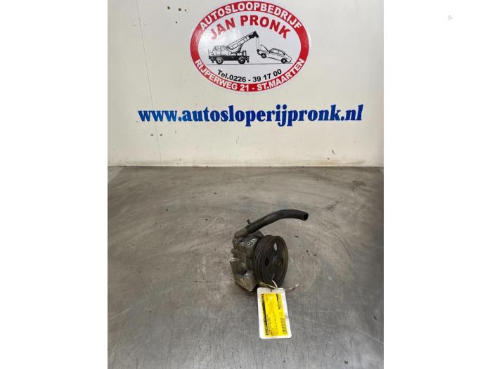 Gebruikte Pomp Servo Volvo V70 (BW) 2.0 D 16V Prijs € 40,00 Margeregeling aangeboden door Autosloopbedrijf Jan Pronk B.V.