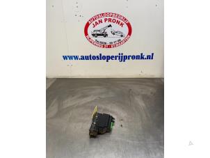 Gebruikte Raam schakelaar elektrisch Volvo V70 (SW) 2.4 D5 20V Prijs € 25,00 Margeregeling aangeboden door Autosloopbedrijf Jan Pronk B.V.