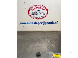 Gebruikte Stoelverwarmings module Volvo V70 (BW) 2.0 D 16V Prijs € 30,00 Margeregeling aangeboden door Autosloopbedrijf Jan Pronk B.V.