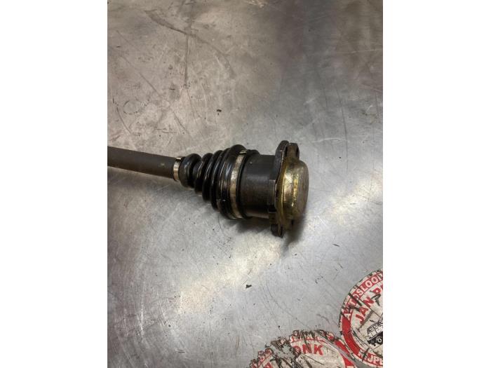 Aandrijfas rechts-voor van een Audi A3 (8L1) 1.8 20V Turbo 2000