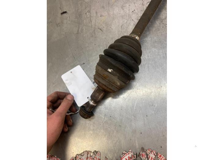 Aandrijfas rechts-voor van een Audi A3 (8L1) 1.8 20V Turbo 2000