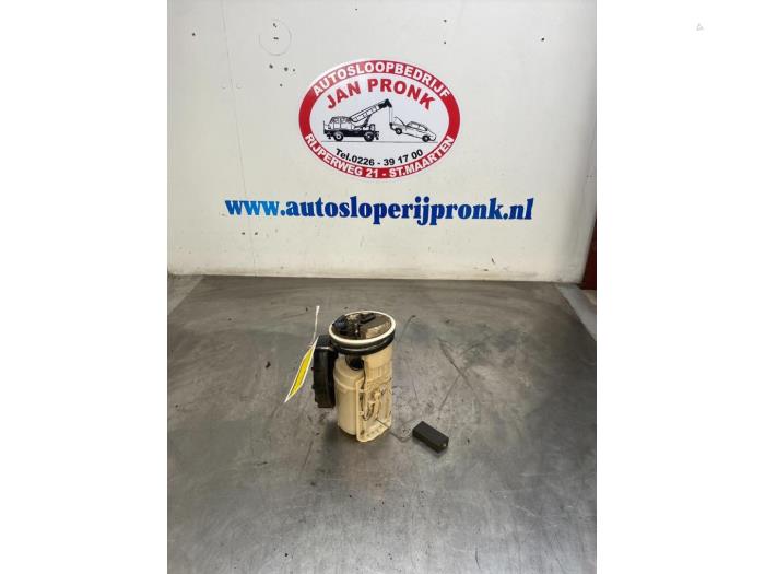 Gebruikte Tank element Pomp Volkswagen Golf IV (1J1) 1.6 16V Prijs € 30,00 Margeregeling aangeboden door Autosloopbedrijf Jan Pronk B.V.