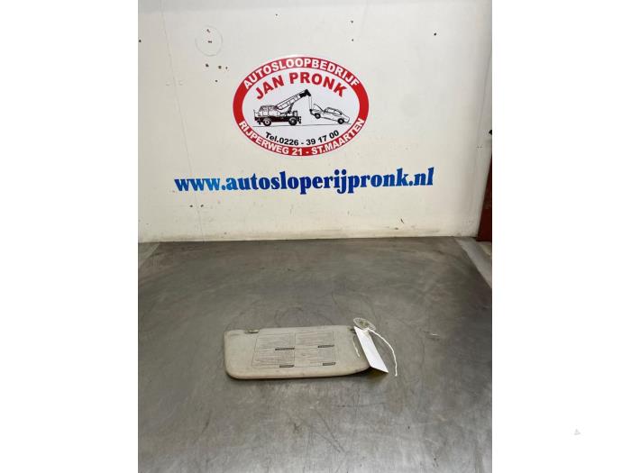 Zonneklep van een Suzuki Grand Vitara I (FT/GT/HT) 2.0 TDi II 2001