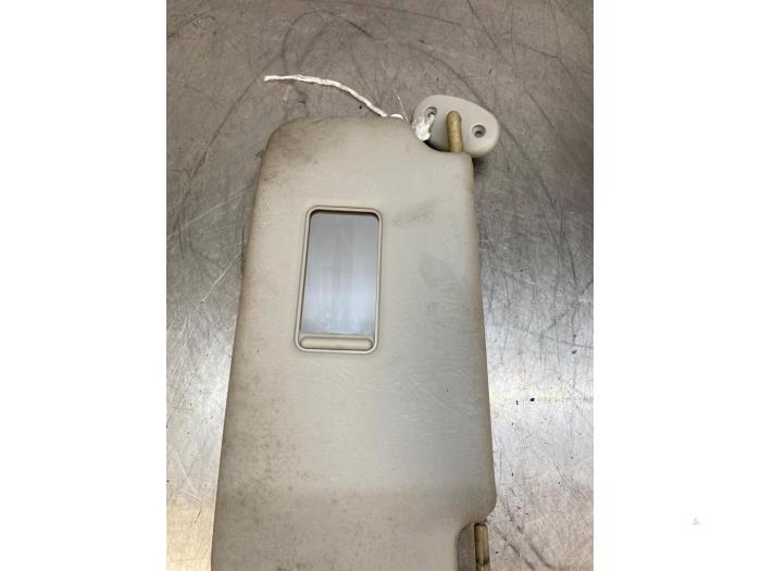 Zonneklep van een Suzuki Grand Vitara I (FT/GT/HT) 2.0 TDi II 2001