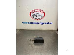 Gebruikte Asbak voor Chevrolet Epica 2.5 24V Prijs € 25,00 Margeregeling aangeboden door Autosloopbedrijf Jan Pronk B.V.