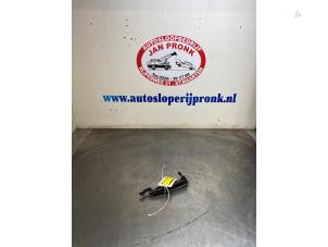 Gebruikte Portiergreep 4Deurs rechts-achter BMW 3 serie Touring (E91) 318i 16V Prijs € 20,00 Margeregeling aangeboden door Autosloopbedrijf Jan Pronk B.V.