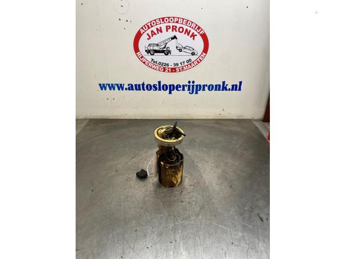 Gebruikte Tank element Pomp Volkswagen Transporter/Caravelle T5 1.9 TDi Prijs € 75,00 Margeregeling aangeboden door Autosloopbedrijf Jan Pronk B.V.